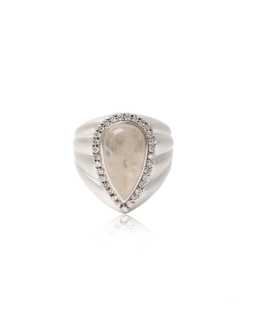 CABOCHON RAINBOW MOONSTONE & PAVE DIAMOND RING