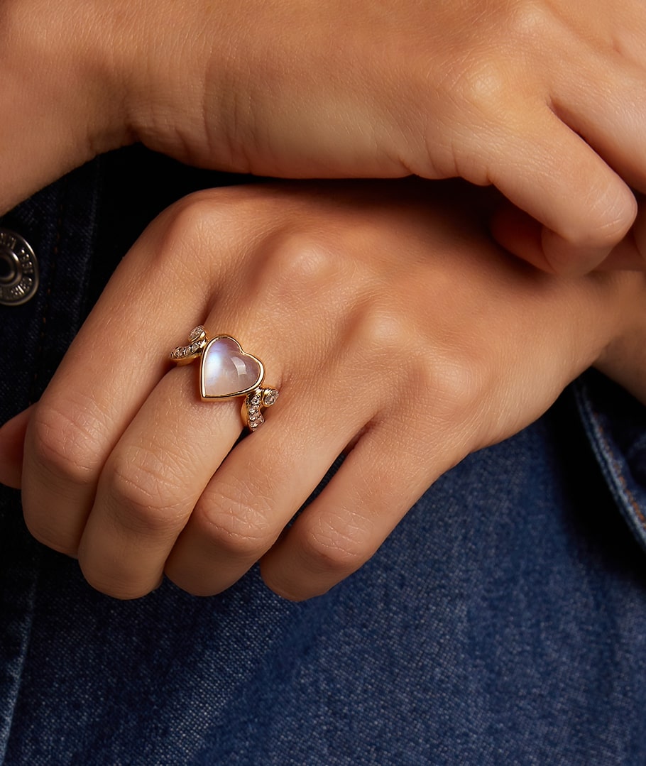 18KT RAINBOW MOONSTONE & DIAMOND HEART RING